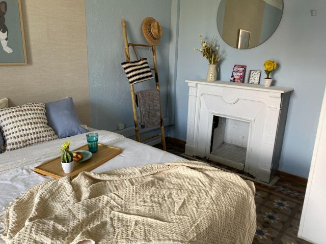 Spain furnished Room in Catalonia, Barcelona