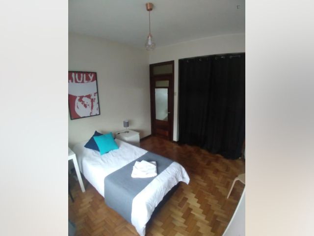Portugal furnished Room in Porto-North Portugal, Porto Oporto