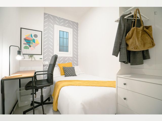 Spain furnished Room in Valencia, Valencia