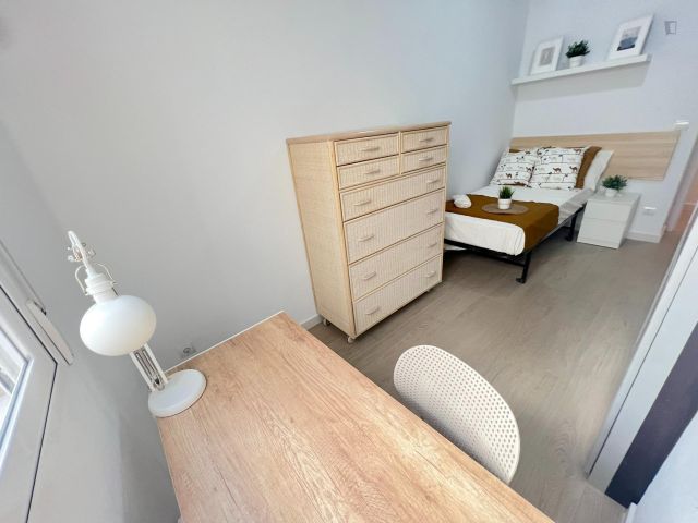 Spain furnished Room in Valencia, Valencia