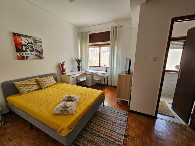 Portugal furnished Room in Beiras, Coimbra