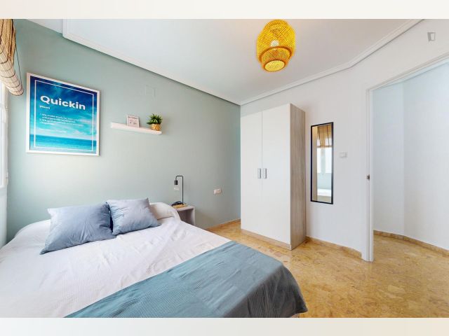 Spain furnished Room in Valencia, Valencia