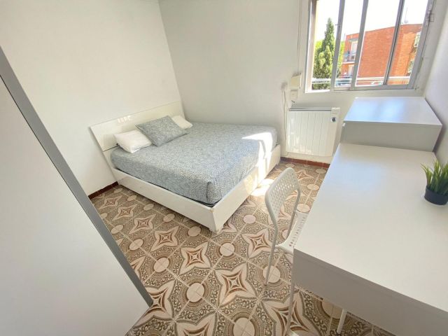Spain furnished Room in Madrid, Madrid