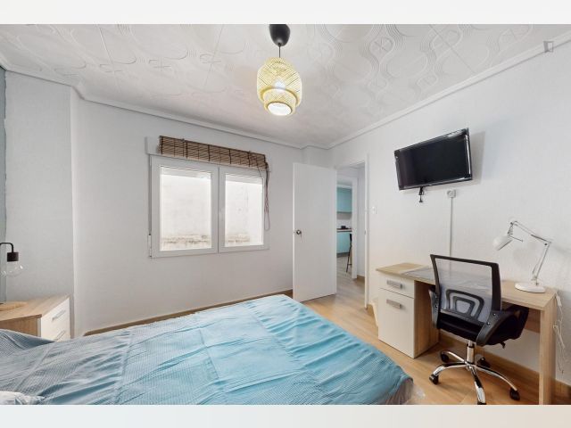 Spain furnished Room in Valencia, Alicante