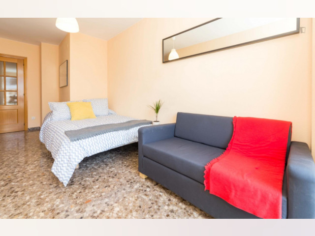 Spain furnished Room in Valencia, Valencia