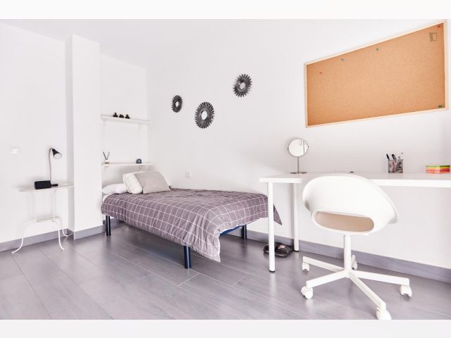 Spain furnished Room in Andalucia, Seville