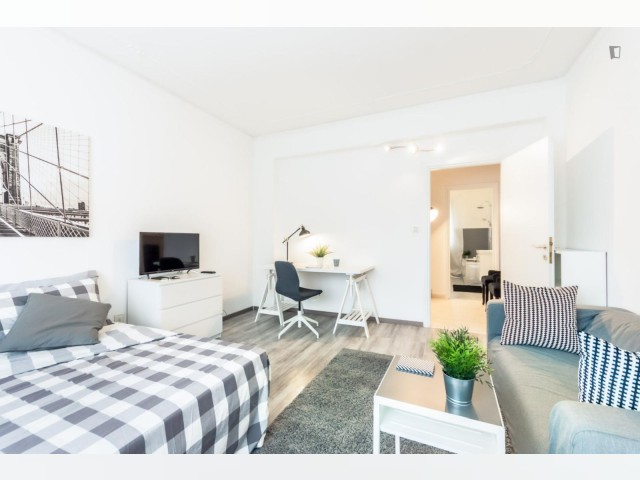 Venice Room for rent