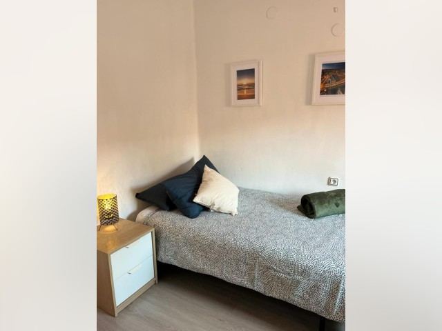 Spain furnished Room in Valencia, Valencia