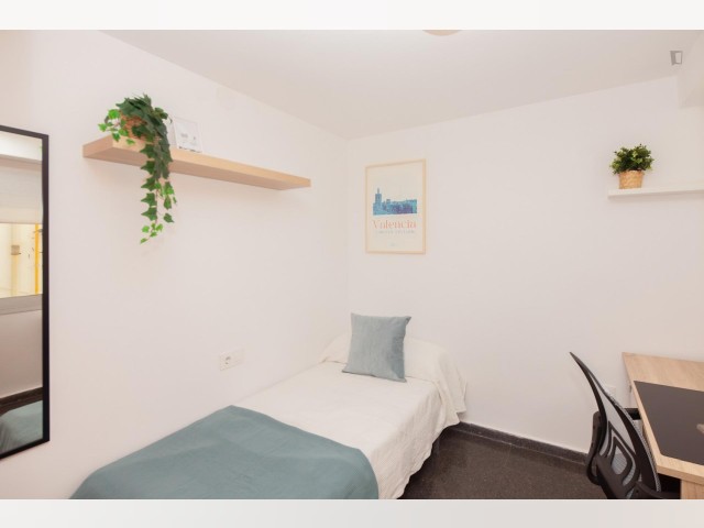 Spain furnished Room in Valencia, Valencia