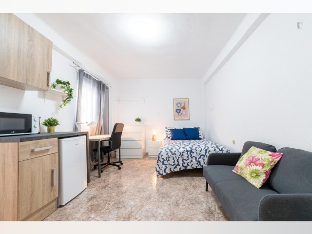Spain furnished Room in Valencia, Valencia