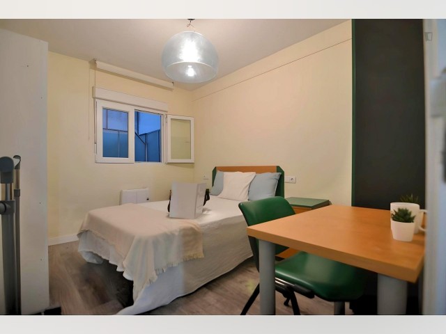 Spain furnished Room in Madrid, Madrid