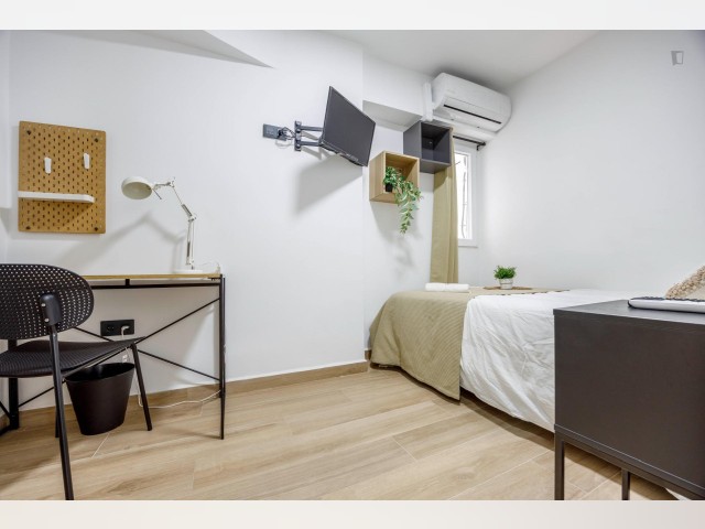 Spain furnished Room in Valencia, Valencia