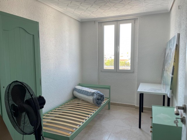 Spain furnished Room in Valencia, Valencia