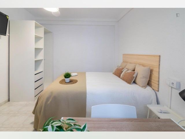 Spain furnished Room in Valencia, Valencia