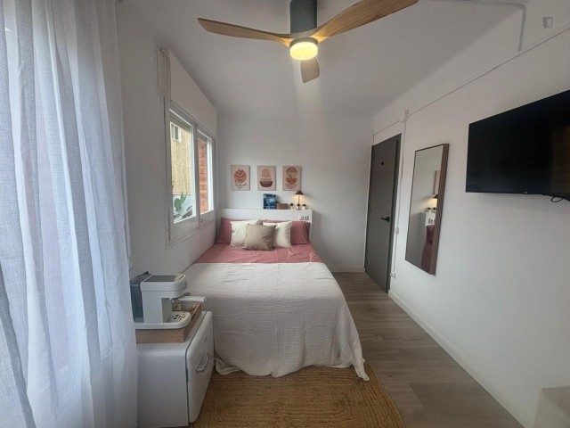 Spain furnished Room in Catalonia, Barcelona
