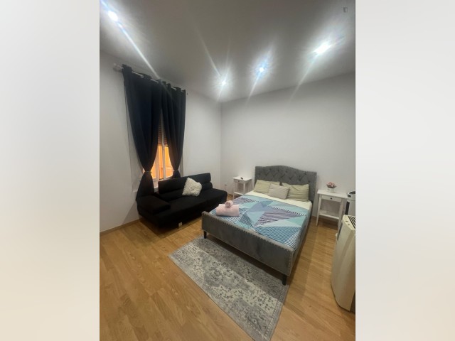 Spain furnished Room in Madrid, Madrid