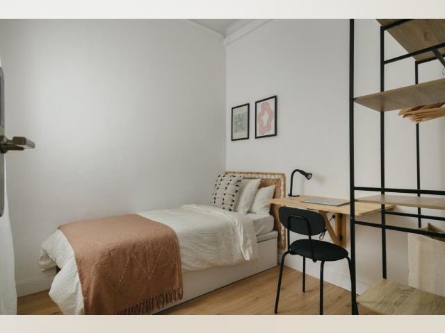Spain furnished Room in Catalonia, Barcelona