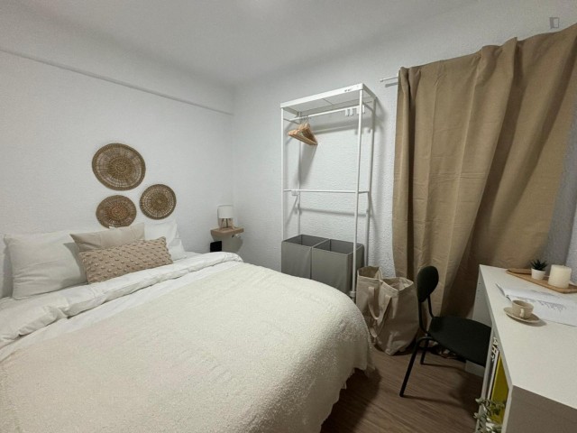 Spain furnished Room in Valencia, Valencia