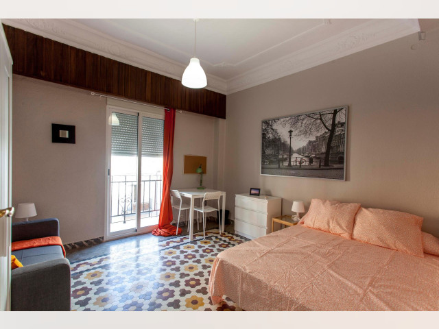Spain furnished Room in Valencia, Valencia