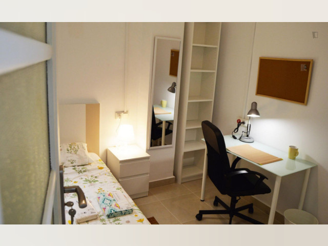 Spain furnished Room in Valencia, Valencia
