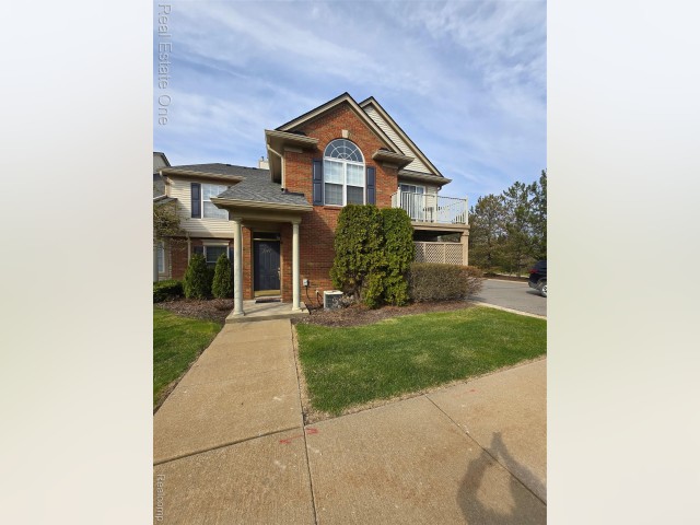 Oakland-Twp Townhouse for rent
