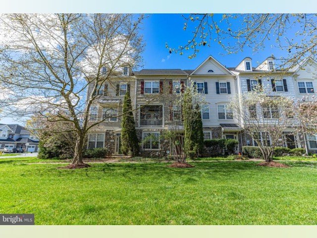 Woodbridge Townhouse for rent