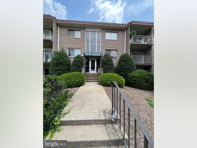 Woodbridge Townhouse for rent